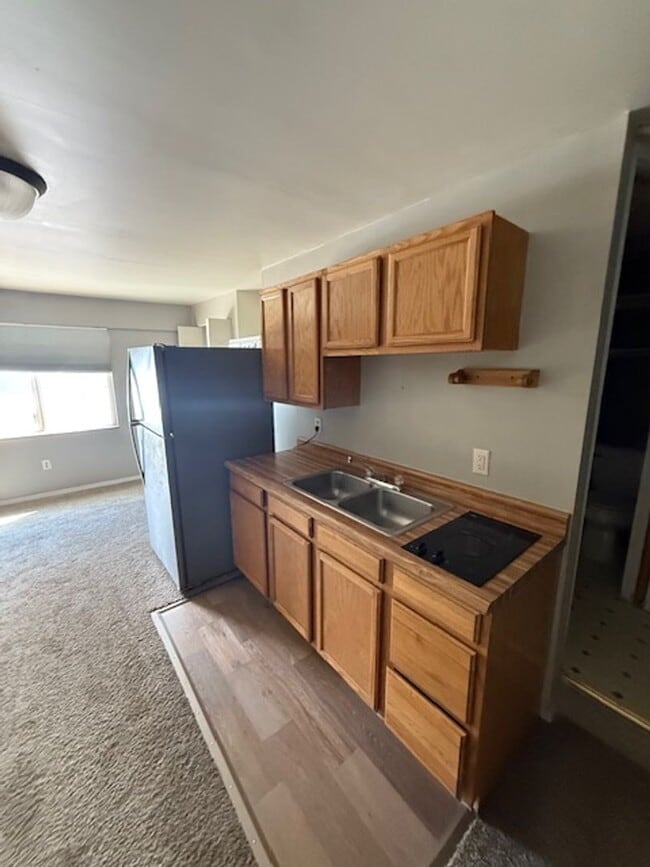 property at 1222 S 6th Ave