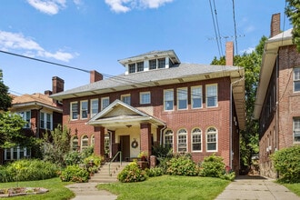 5863 Northumberland St, Unit #3 in Pittsburgh, PA - Building Photo - Building Photo