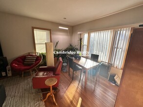 132 Columbia St, Unit 1 in Cambridge, MA - Building Photo - Building Photo