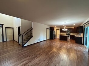 Beautiful 4 Bed, 3 Bath Home in Lynnwood in Lynnwood, WA - Building Photo - Building Photo