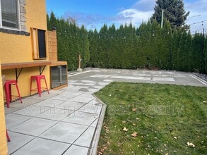 1440 Ethel St in Kelowna, BC - Building Photo - Building Photo