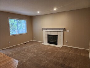16510 NW Brandberry Dr in Portland, OR - Building Photo - Building Photo