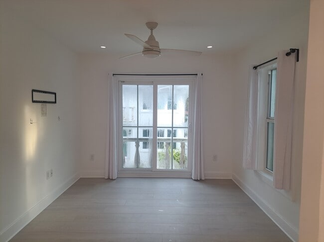 912 NE 81st St, Unit Coral Palazo 2 in Miami, FL - Foto de edificio - Building Photo