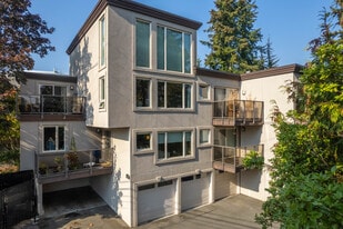8503 Bowdoin Way in Edmonds, WA - Building Photo