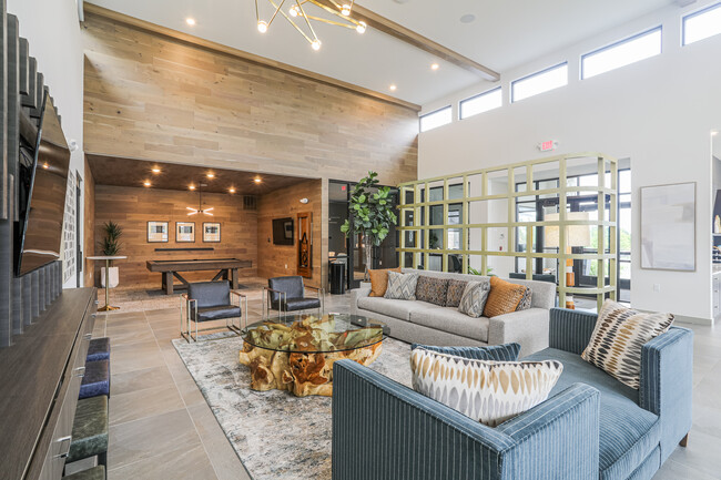 Legends Morgan Farms in Traverse City, MI - Foto de edificio - Interior Photo