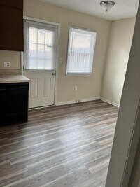 111 Royal Forest Ct photo'