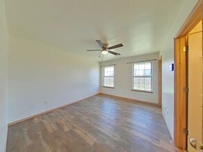 6837 NW Willow Springs Dr in Lawton, OK - Building Photo - Building Photo