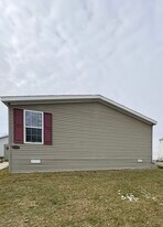 11222 Shady Brook Ct in South Lyon, MI - Building Photo