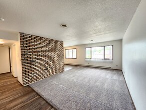 1804 S. STEPHEN AVE. in Sioux Falls, SD - Building Photo - Interior Photo