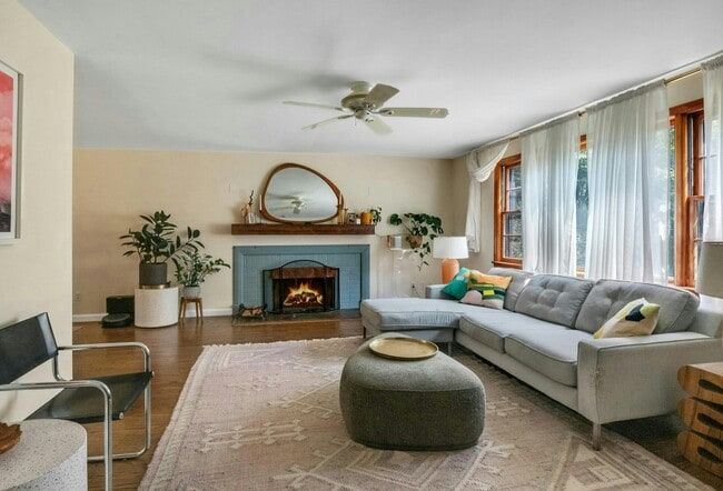 25 Fenwick Rd in Hastings On Hudson, NY - Building Photo - Building Photo