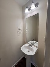 6021 Cullen Dr in La Vergne, TN - Building Photo - Building Photo