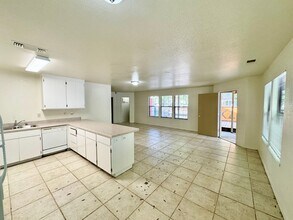 643 W 6th St in Chico, CA - Building Photo - Building Photo