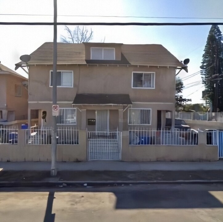 1114 E 27th St in Los Angeles, CA - Building Photo