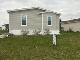 1 Eagle Ln in Beecher, IL - Building Photo