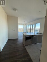 15 Watergarden Dr in Mississauga, ON - Building Photo - Building Photo