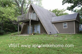5402 NW Venetian Dr in Kansas City, MO - Building Photo - Building Photo