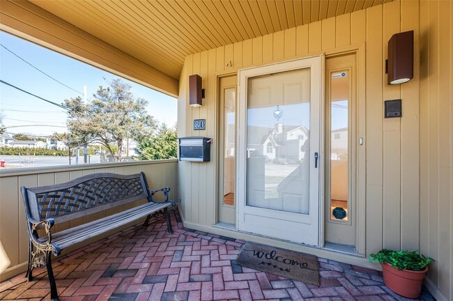 80 Vernon Ave in Atlantic Beach, NY - Building Photo - Building Photo