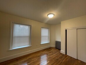 2 Cypress St, Unit 2 in Somerville, MA - Building Photo - Building Photo