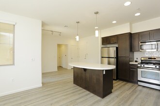 Solterra Eco Luxury Apartments in San Diego, CA - Building Photo - Interior Photo
