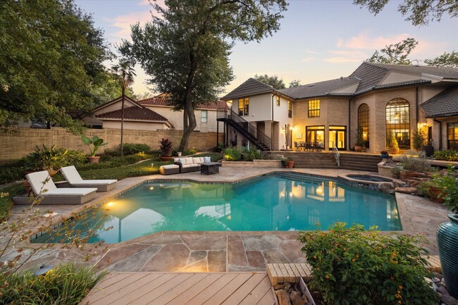 15406 Old Stone Trail