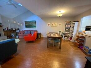 3 Lyndhurst Village Ct, Unit G in Savoy, IL - Building Photo - Building Photo