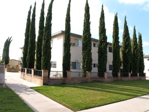 9542 Madison Cor in Westminster, CA - Building Photo - Building Photo