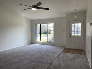 2429 Majestic Dr in Plano, TX - Foto de edificio - Building Photo