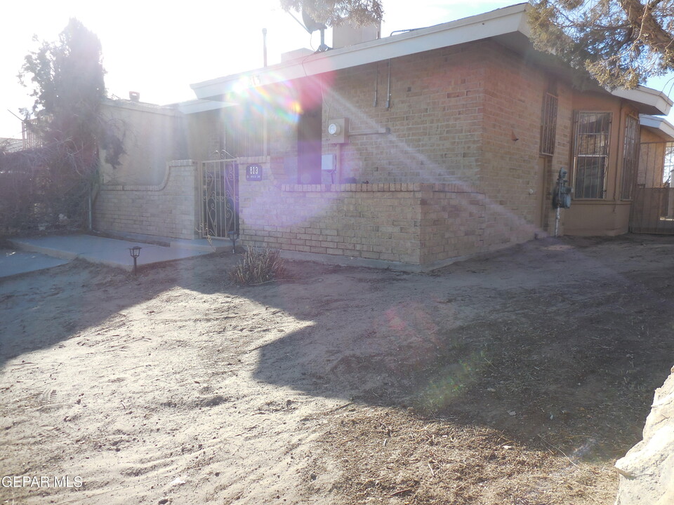 813 El Arco Dr in El Paso, TX - Building Photo