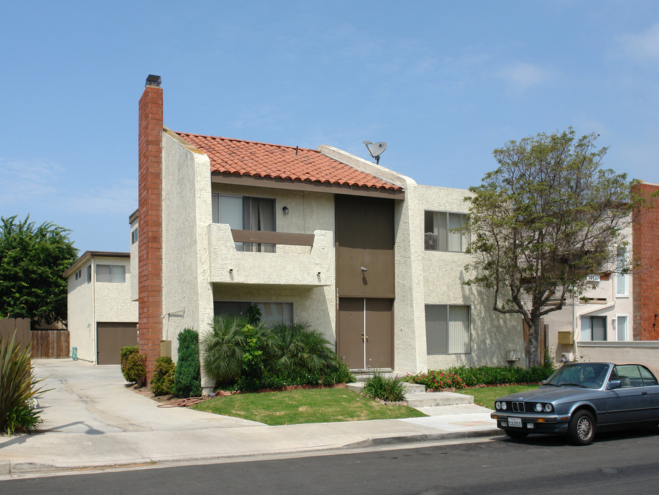 16691 Sims St in Huntington Beach, CA - Building Photo