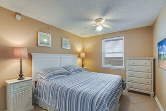 561 E Beach Blvd in Gulf Shores, AL - Building Photo - Building Photo