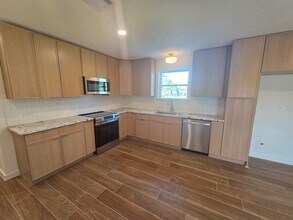 803 Coleman St in Dayton, TX - Building Photo - Building Photo