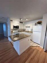 315 Lakepointe Dr in Altamonte Springs, FL - Building Photo - Building Photo