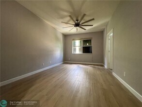 9428 SW Merlin Ct in Stuart, FL - Building Photo - Building Photo