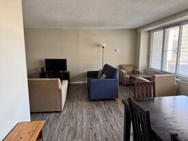 2200a Crystal Dr in Arlington, VA - Building Photo