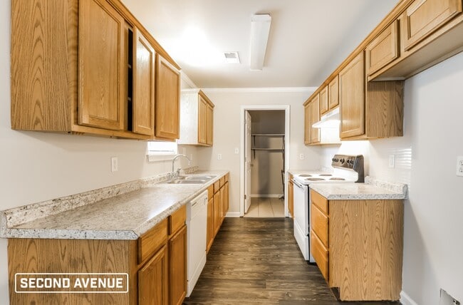 203 Glenn Oak Dr in Benton, AR - Foto de edificio - Building Photo