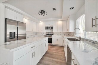 6509 Alpine Winter Ct in Las Vegas, NV - Building Photo - Building Photo
