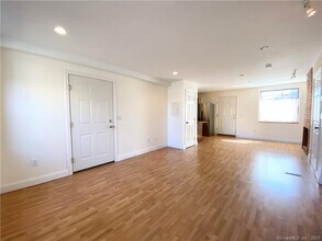 135 Olive St in New Haven, CT - Building Photo - Building Photo