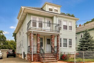 31 Dartmouth St, Unit 31 in Watertown, MA - Building Photo