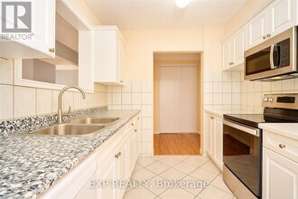 71 Vanier Dr in Kitchener, ON - Building Photo - Building Photo