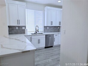 2379 Brockton Way in Henderson, NV - Building Photo - Building Photo