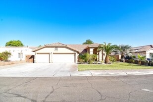 8406 E Lorenzo Ln in Yuma, AZ - Building Photo