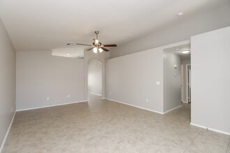 7517 E Nopal Ave in Mesa, AZ - Building Photo - Building Photo