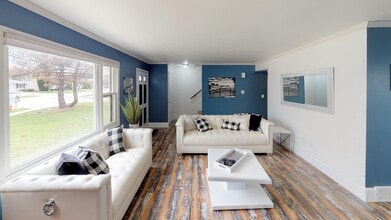 303 Westbrook Drive in Oshkosh, WI - Foto de edificio - Building Photo