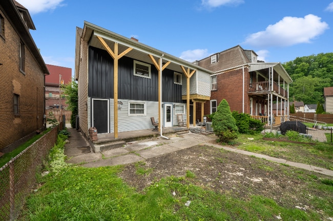 75 Sycamore St in Natrona Heights, PA - Building Photo - Building Photo