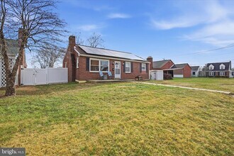 1058 St Joseph St in Lancaster, PA - Foto de edificio - Building Photo
