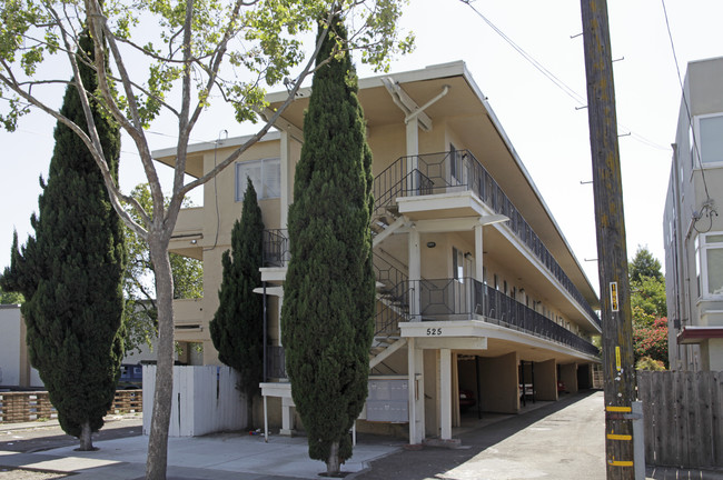 525 Bancroft Ave in San Leandro, CA - Building Photo - Building Photo