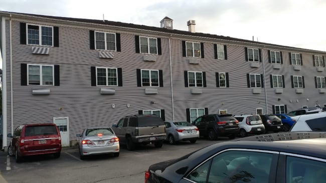 12 Pratt St in Mansfield, MA - Building Photo - Building Photo