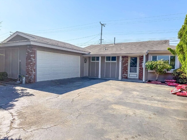 property at 1730 W Hemlock St