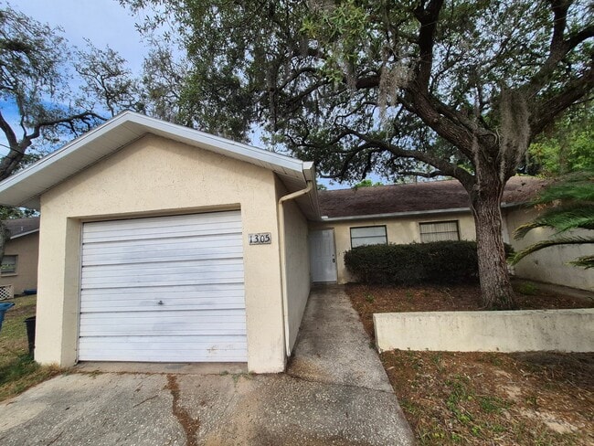 1305 Markham Ave