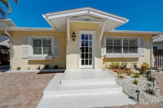 1097 Frank Whiteman Blvd in Naples, FL - Building Photo - Building Photo